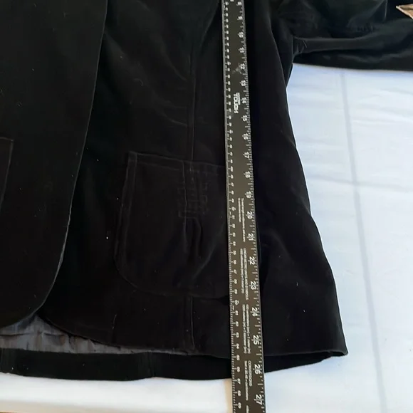 R Black size 14 black Velveteen jacket pink floral appliqué details lined - Picture 7 of 13